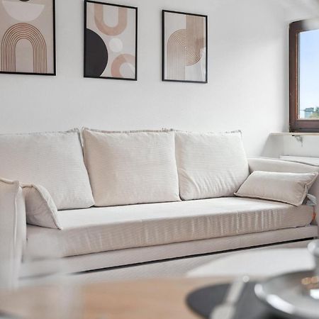Malu Rooms - Top Lage, Kostenloser Parkplatz, Klima, Netflix, 24H Checkin Ludwigsburg Luaran gambar