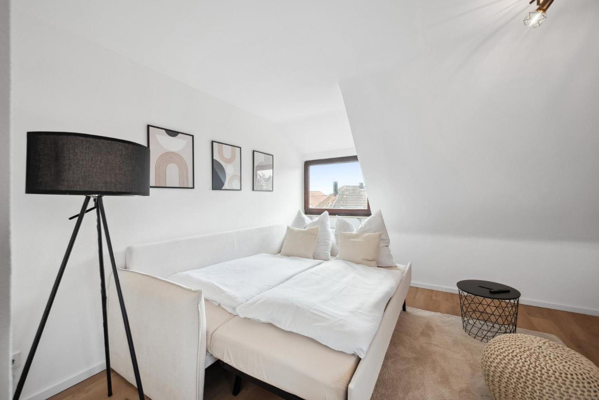 Malu Rooms - Top Lage, Kostenloser Parkplatz, Klima, Netflix, 24H Checkin Ludwigsburg Luaran gambar